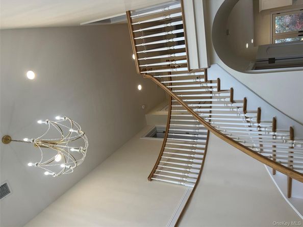 19 Sunlight Hill, Yonkers NY 10704