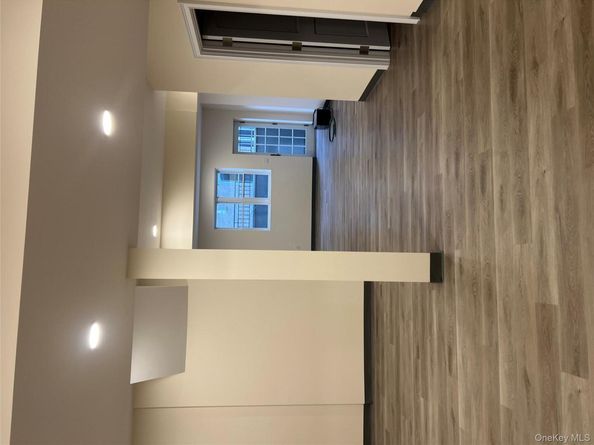 19 Sunlight Hill, Yonkers NY 10704