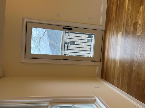 19 Sunlight Hill, Yonkers NY 10704