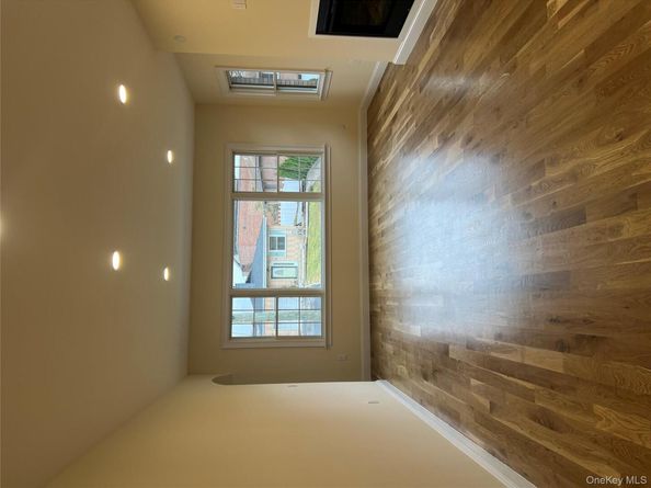 19 Sunlight Hill, Yonkers NY 10704