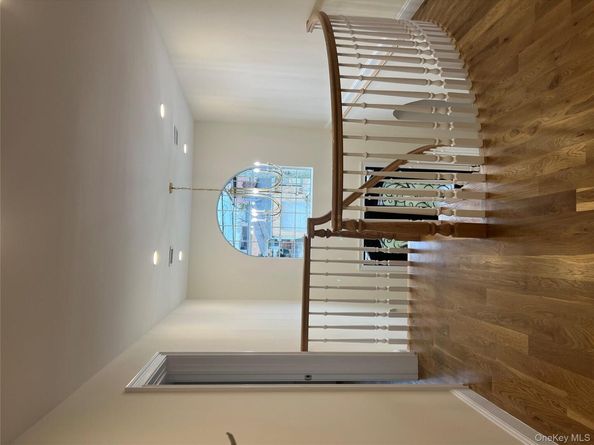 19 Sunlight Hill, Yonkers NY 10704