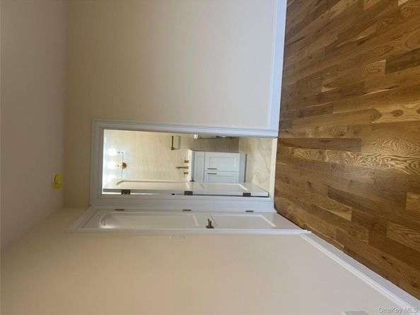 19 Sunlight Hill, Yonkers NY 10704