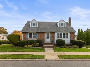 124 Kilburn Road S, Garden City South NY 11530