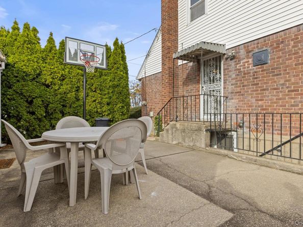 124 Kilburn Road S, Garden City South NY 11530