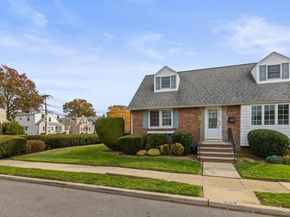 124 Kilburn Road S, Garden City South NY 11530