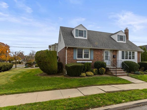 124 Kilburn Road S, Garden City South NY 11530