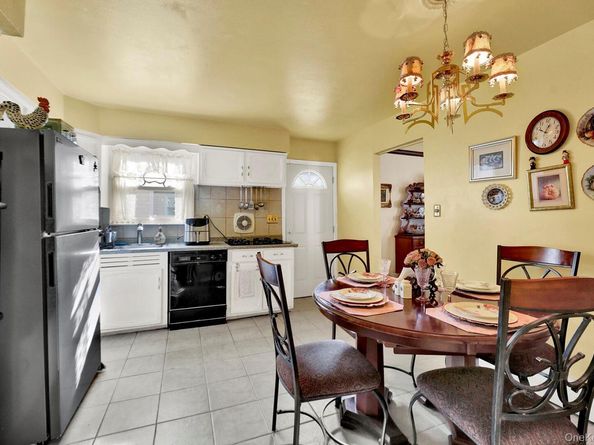 32-32 Plunkett Avenue, Far Rockaway NY 11691