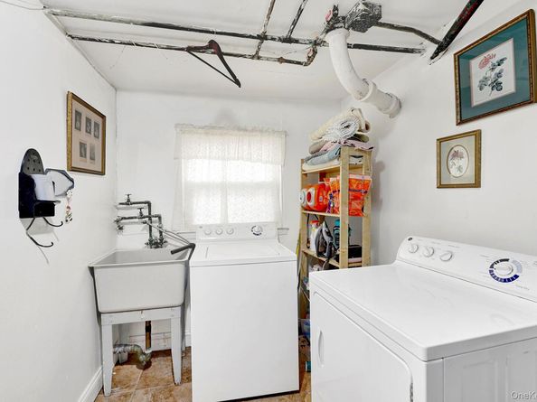 32-32 Plunkett Avenue, Far Rockaway NY 11691