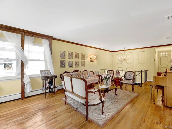 32-32 Plunkett Avenue, Far Rockaway NY 11691