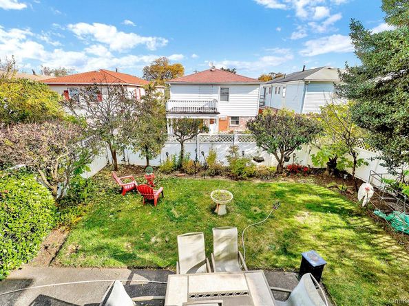 32-32 Plunkett Avenue, Far Rockaway NY 11691