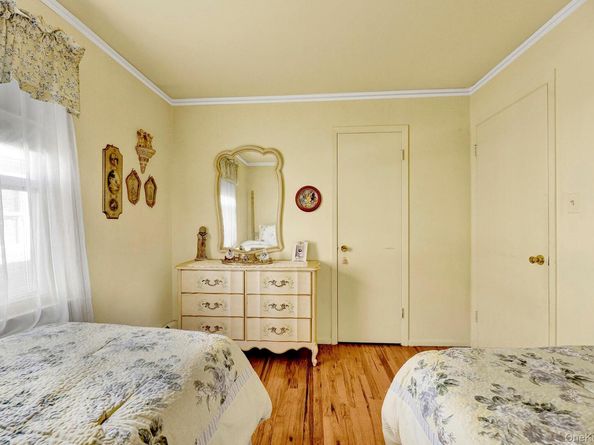 32-32 Plunkett Avenue, Far Rockaway NY 11691