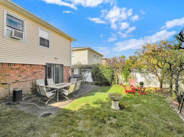 32-32 Plunkett Avenue, Far Rockaway NY 11691