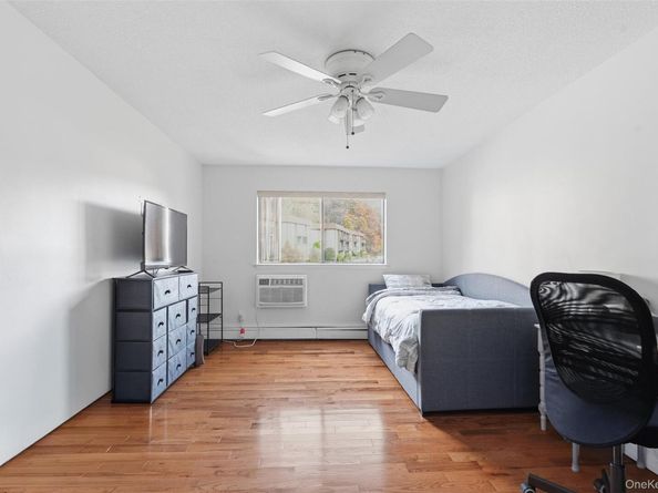 11 Granada Cres 6, White Plains NY 10603