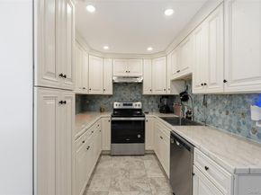 11 Granada Cres 6, White Plains NY 10603