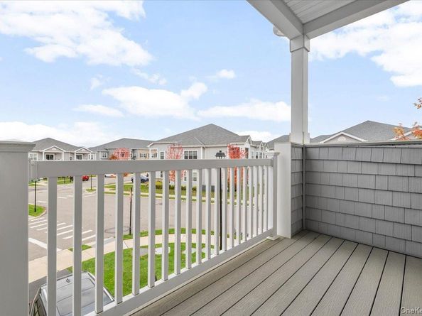 240 Fall Court, Elwood NY 11731