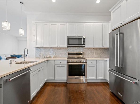 240 Fall Court, Elwood NY 11731