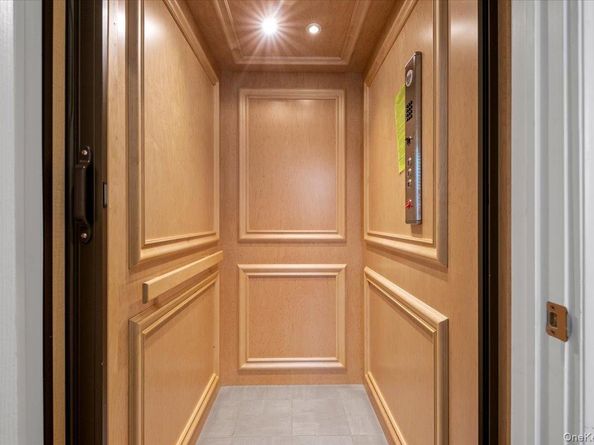 240 Fall Court, Elwood NY 11731