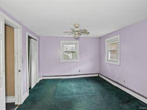 10 West Street, Middle Island NY 11953