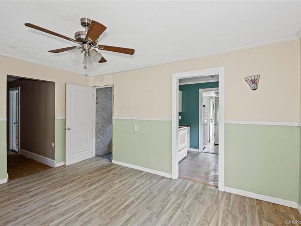 10 West Street, Middle Island NY 11953