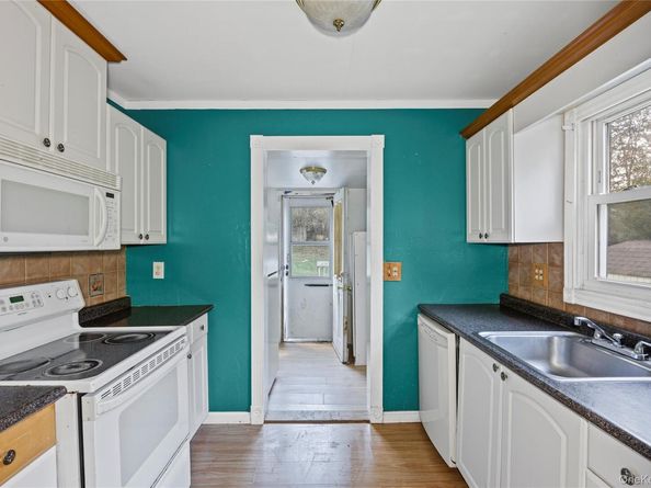 10 West Street, Middle Island NY 11953