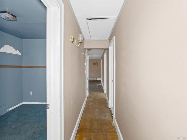 10 West Street, Middle Island NY 11953