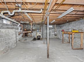 10 West Street, Middle Island NY 11953