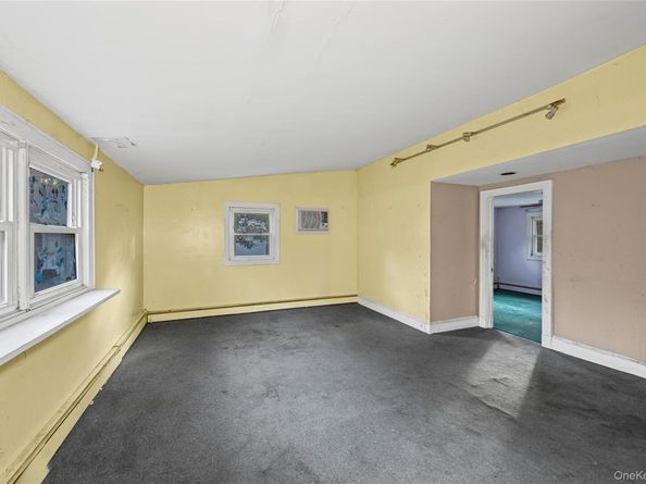 10 West Street, Middle Island NY 11953