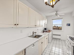 16201 Powells Cove Boulevard 6K, Beechhurst NY 11357