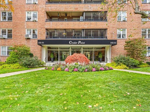 16201 Powells Cove Boulevard 6K, Beechhurst NY 11357