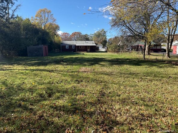 1663 N Thompson Drive, Bay Shore NY 11706