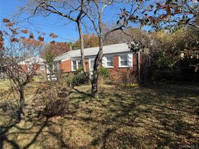 1663 N Thompson Drive, Bay Shore NY 11706