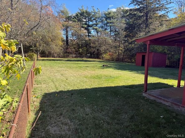 1663 N Thompson Drive, Bay Shore NY 11706