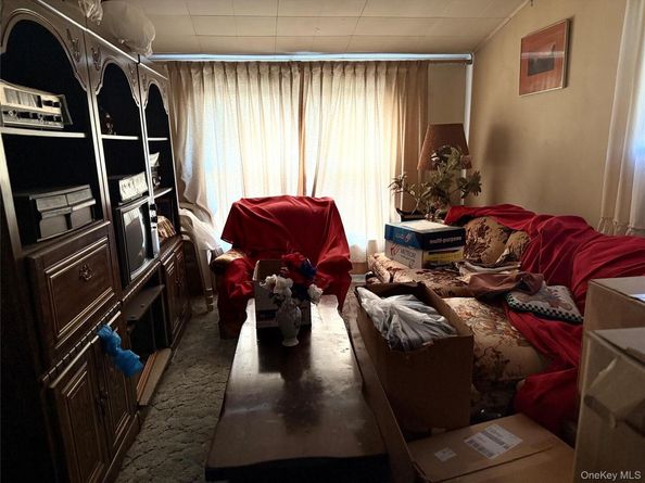 1663 N Thompson Drive, Bay Shore NY 11706