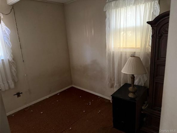 1663 N Thompson Drive, Bay Shore NY 11706