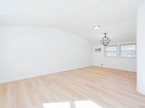 15 Mayflower Lane, East Setauket NY 11733