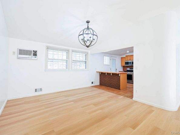 15 Mayflower Lane, East Setauket NY 11733