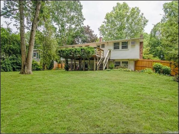 15 Mayflower Lane, East Setauket NY 11733