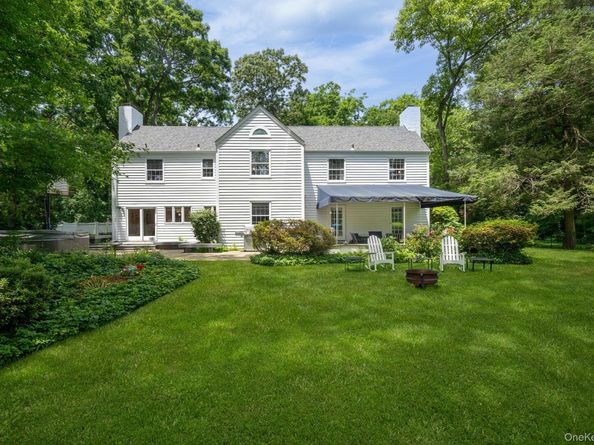 342 Woodbury Road, Cold Spring Harbor NY 11724