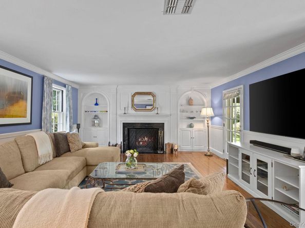 342 Woodbury Road, Cold Spring Harbor NY 11724