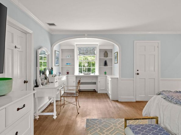 342 Woodbury Road, Cold Spring Harbor NY 11724