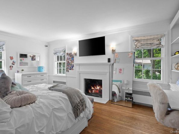 342 Woodbury Road, Cold Spring Harbor NY 11724