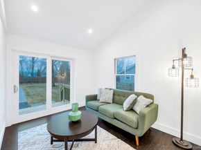 10 Shinnecock Lane, Hampton Bays NY 11946