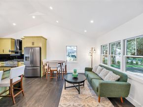 10 Shinnecock Lane, Hampton Bays NY 11946