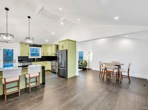 10 Shinnecock Lane, Hampton Bays NY 11946