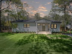 10 Shinnecock Lane, Hampton Bays NY 11946