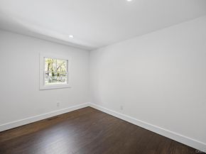 10 Shinnecock Lane, Hampton Bays NY 11946