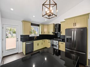 10 Shinnecock Lane, Hampton Bays NY 11946