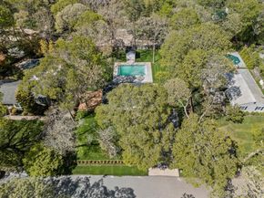 10 Shinnecock Lane, Hampton Bays NY 11946