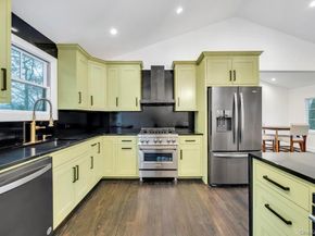 10 Shinnecock Lane, Hampton Bays NY 11946