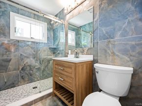 10 Shinnecock Lane, Hampton Bays NY 11946